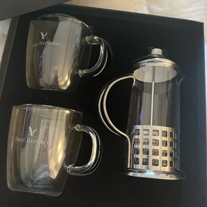 ⭐️🌴NIB First Republic Coffee Mug and Press Set